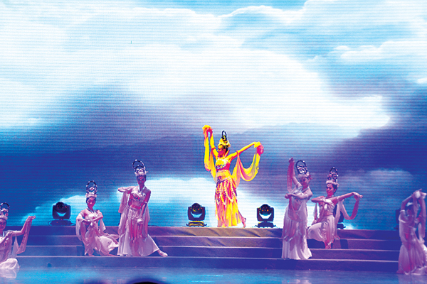 红叶节开幕式演出首次带妆彩排 — 中国.巫山网图片