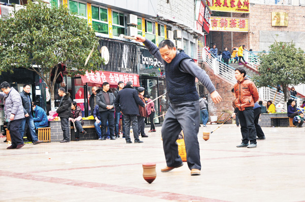 图说新年:春回大地万物新 龙马精神喜洋洋